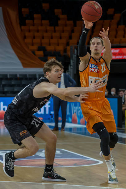 而替补席球 而替补席球