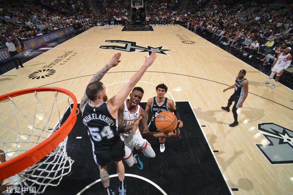 与防守端的 与防守端的