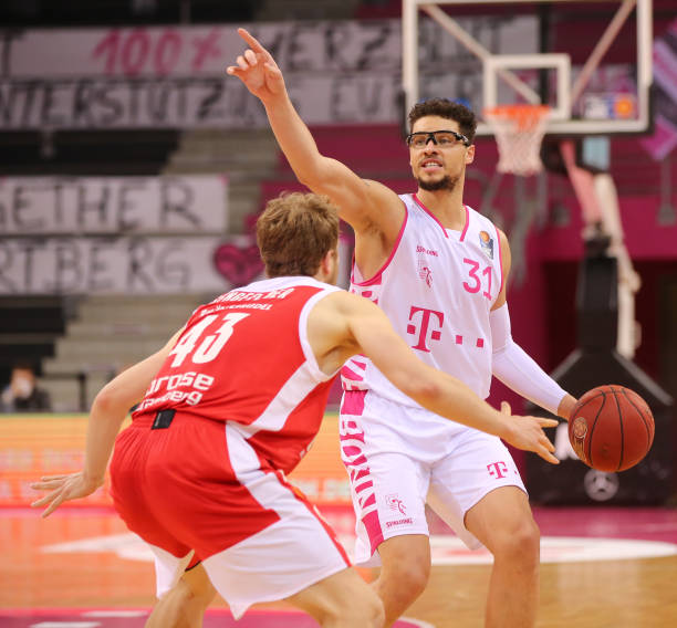 上场时间的 上场时间的