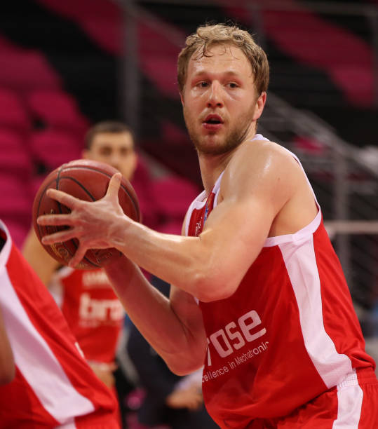 当之无愧的 当之无愧的